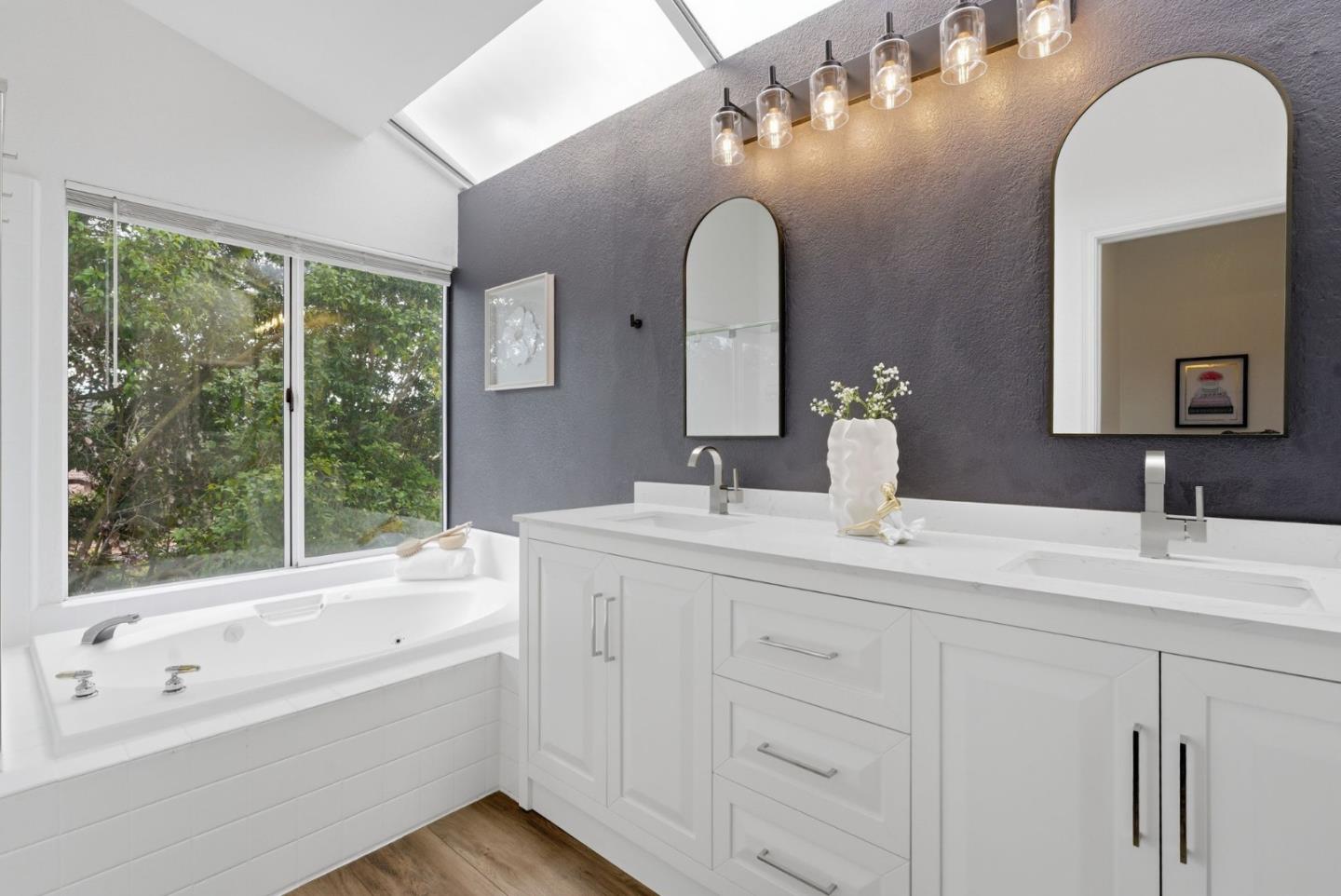 Detail Gallery Image 13 of 23 For 230 Lakeridge Way, San Ramon,  CA 94582 - 3 Beds | 2/1 Baths