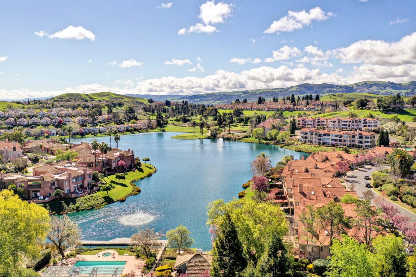 Detail Gallery Image 19 of 23 For 230 Lakeridge Way, San Ramon,  CA 94582 - 3 Beds | 2/1 Baths