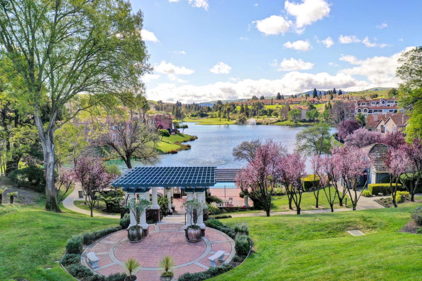 Detail Gallery Image 21 of 23 For 230 Lakeridge Way, San Ramon,  CA 94582 - 3 Beds | 2/1 Baths