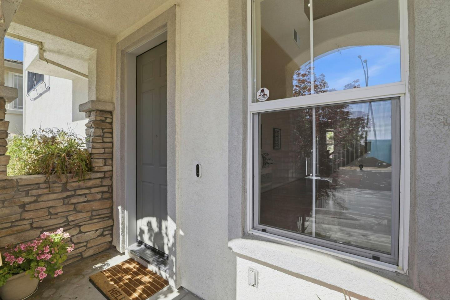 Detail Gallery Image 3 of 42 For 880 Canoas Creek Cir, San Jose,  CA 95136 - 4 Beds | 2/1 Baths