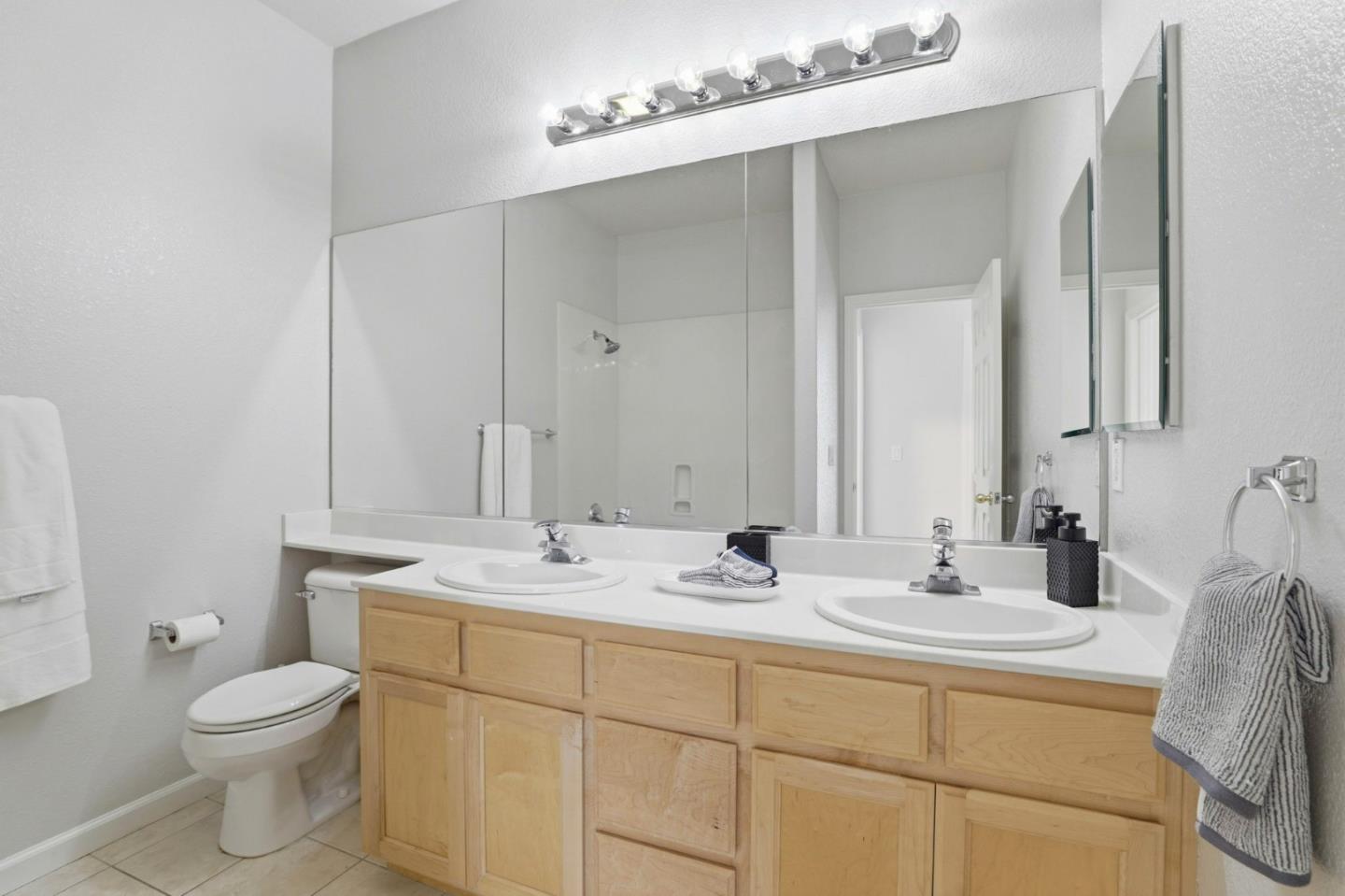 Detail Gallery Image 30 of 42 For 880 Canoas Creek Cir, San Jose,  CA 95136 - 4 Beds | 2/1 Baths