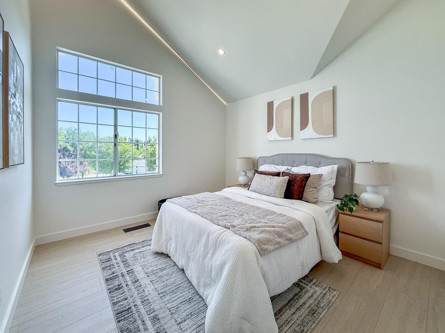 Detail Gallery Image 11 of 17 For 371 Norred Ct, San Jose,  CA 95119 - 4 Beds | 2/1 Baths