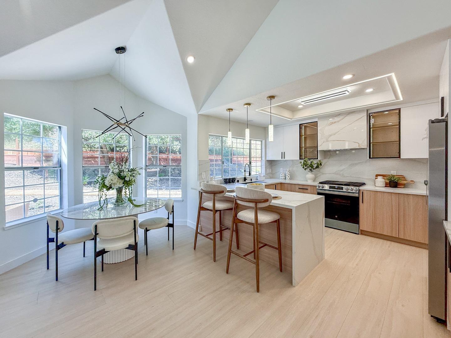 Detail Gallery Image 3 of 17 For 371 Norred Ct, San Jose,  CA 95119 - 4 Beds | 2/1 Baths