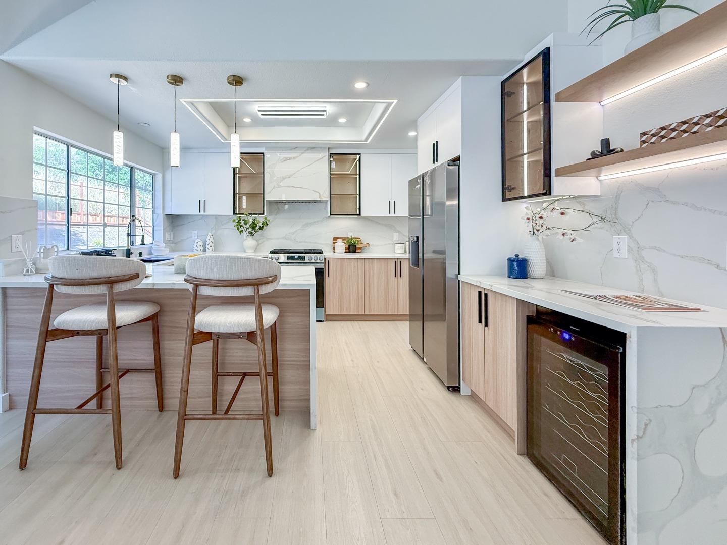 Detail Gallery Image 5 of 17 For 371 Norred Ct, San Jose,  CA 95119 - 4 Beds | 2/1 Baths