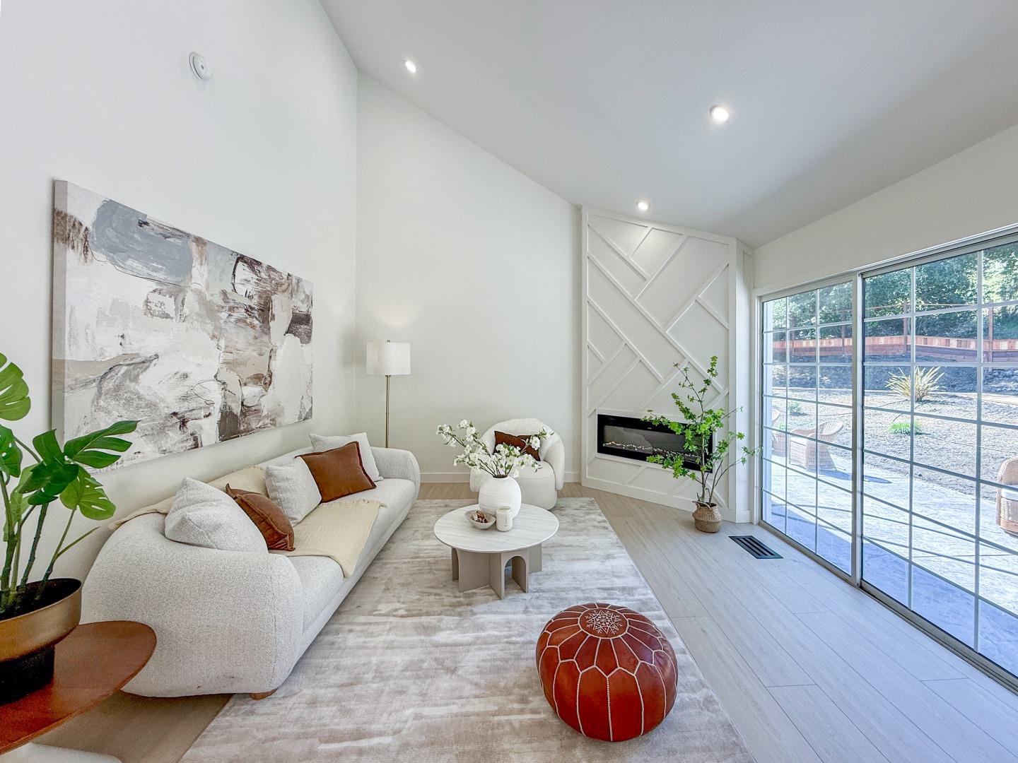 Detail Gallery Image 9 of 17 For 371 Norred Ct, San Jose,  CA 95119 - 4 Beds | 2/1 Baths