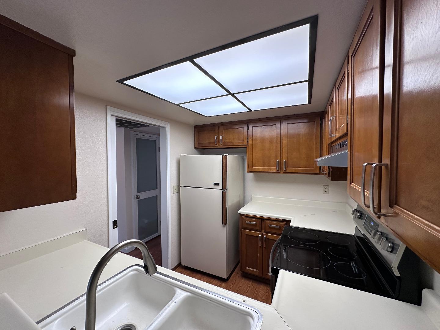 Detail Gallery Image 12 of 24 For 1034 Summermist Ct, San Jose,  CA 95122 - 1 Beds | 1 Baths