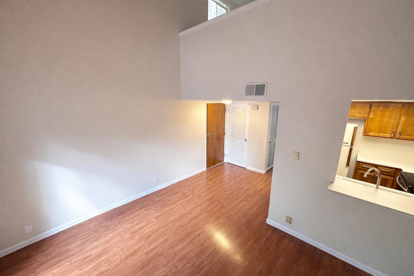 Detail Gallery Image 5 of 24 For 1034 Summermist Ct, San Jose,  CA 95122 - 1 Beds | 1 Baths