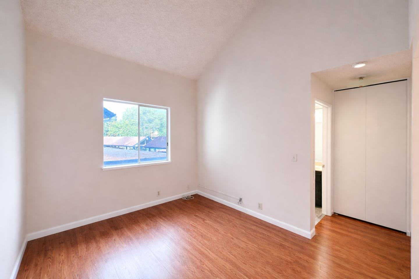 Detail Gallery Image 6 of 24 For 1034 Summermist Ct, San Jose,  CA 95122 - 1 Beds | 1 Baths