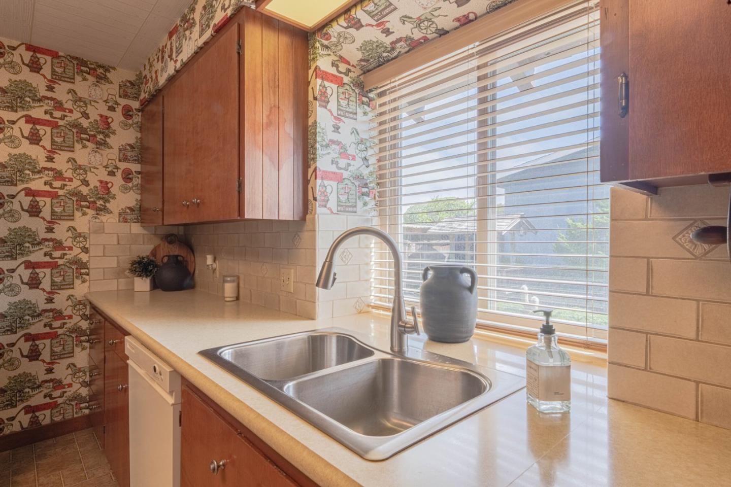 Detail Gallery Image 12 of 39 For 1125 Kimball Ave, Seaside,  CA 93955 - 2 Beds | 1 Baths