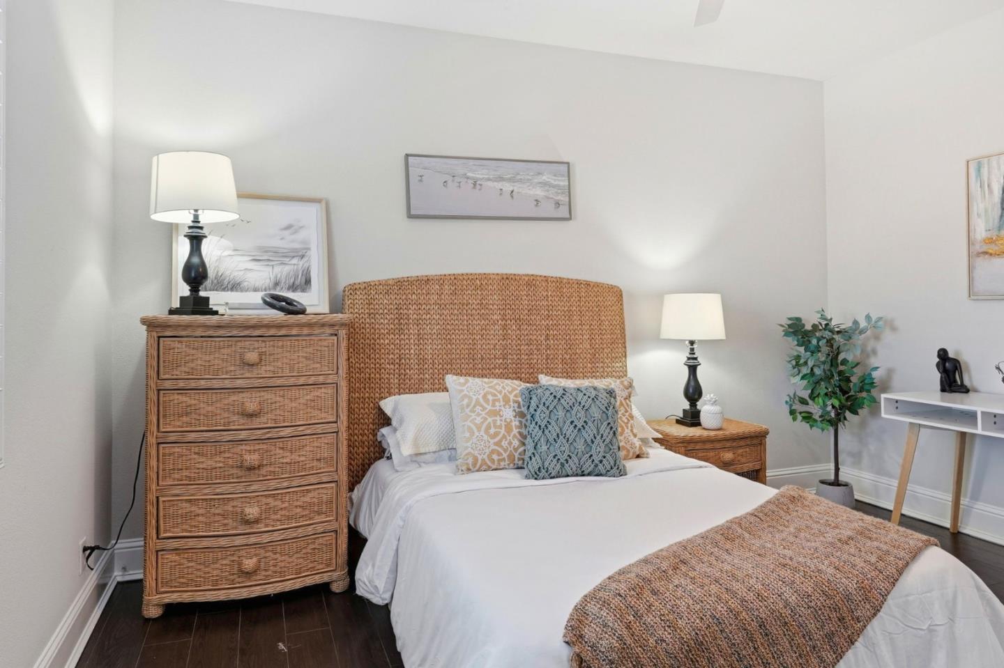 Detail Gallery Image 14 of 33 For 15425 La Rocca Pl, Morgan Hill,  CA 95037 - 4 Beds | 2/1 Baths