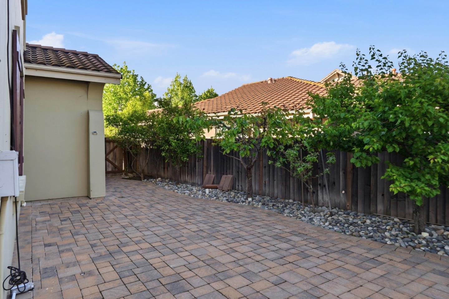 Detail Gallery Image 27 of 33 For 15425 La Rocca Pl, Morgan Hill,  CA 95037 - 4 Beds | 2/1 Baths