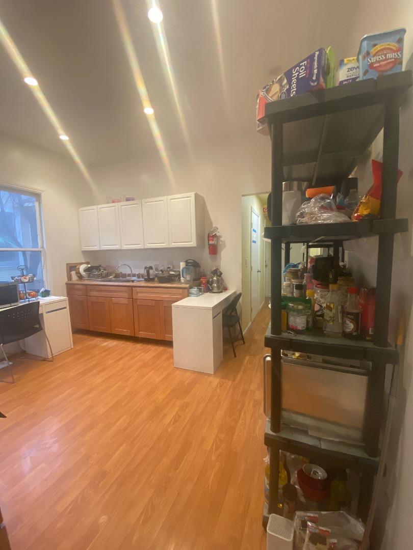 Detail Gallery Image 5 of 22 For 621 S 6th St, San Jose,  CA 95112 - 15 Beds | 4 Baths