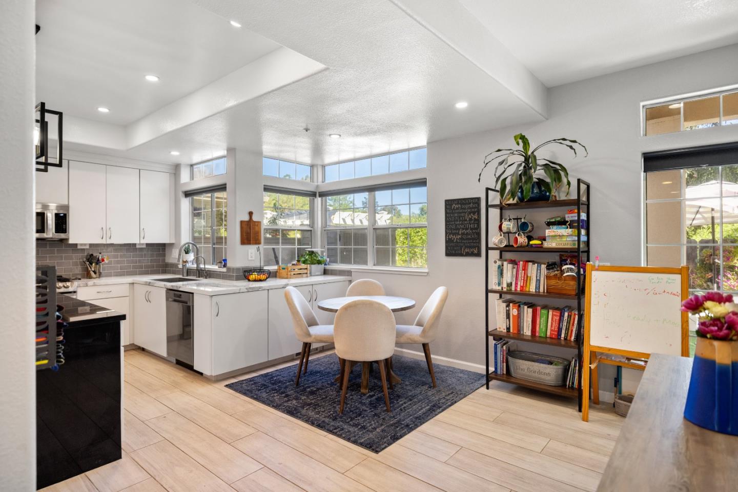 Detail Gallery Image 12 of 66 For 14390 Mountain Quail Rd, Salinas,  CA 93908 - 4 Beds | 3 Baths