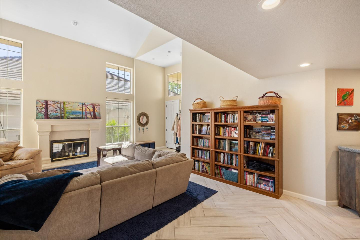 Detail Gallery Image 6 of 66 For 14390 Mountain Quail Rd, Salinas,  CA 93908 - 4 Beds | 3 Baths