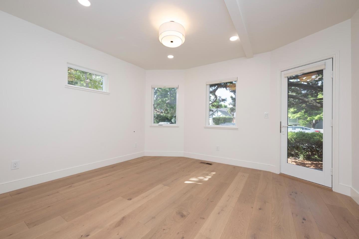 Detail Gallery Image 11 of 25 For Address Not Disclosed, San Carlos,  CA 94070 - 4 Beds | 2/1 Baths