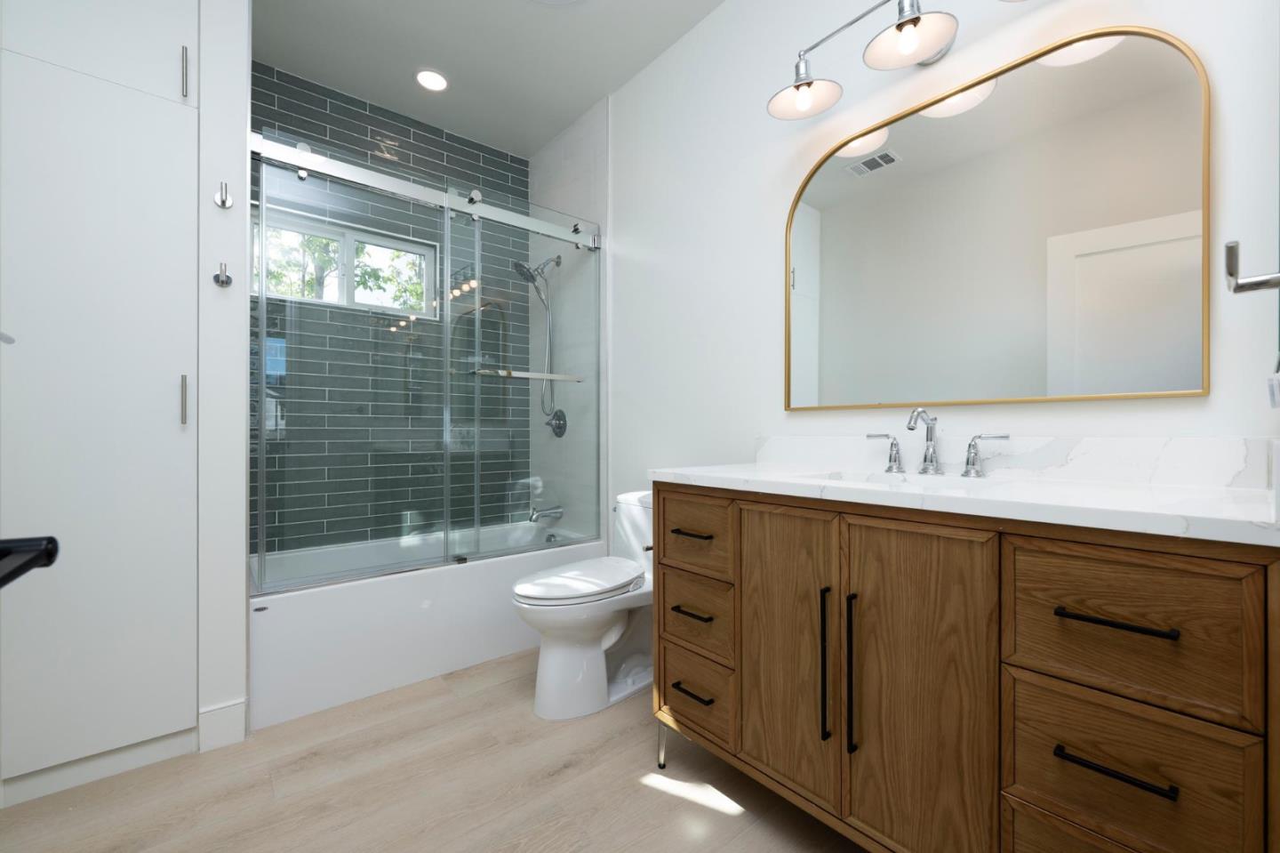 Detail Gallery Image 20 of 25 For Address Not Disclosed, San Carlos,  CA 94070 - 4 Beds | 2/1 Baths