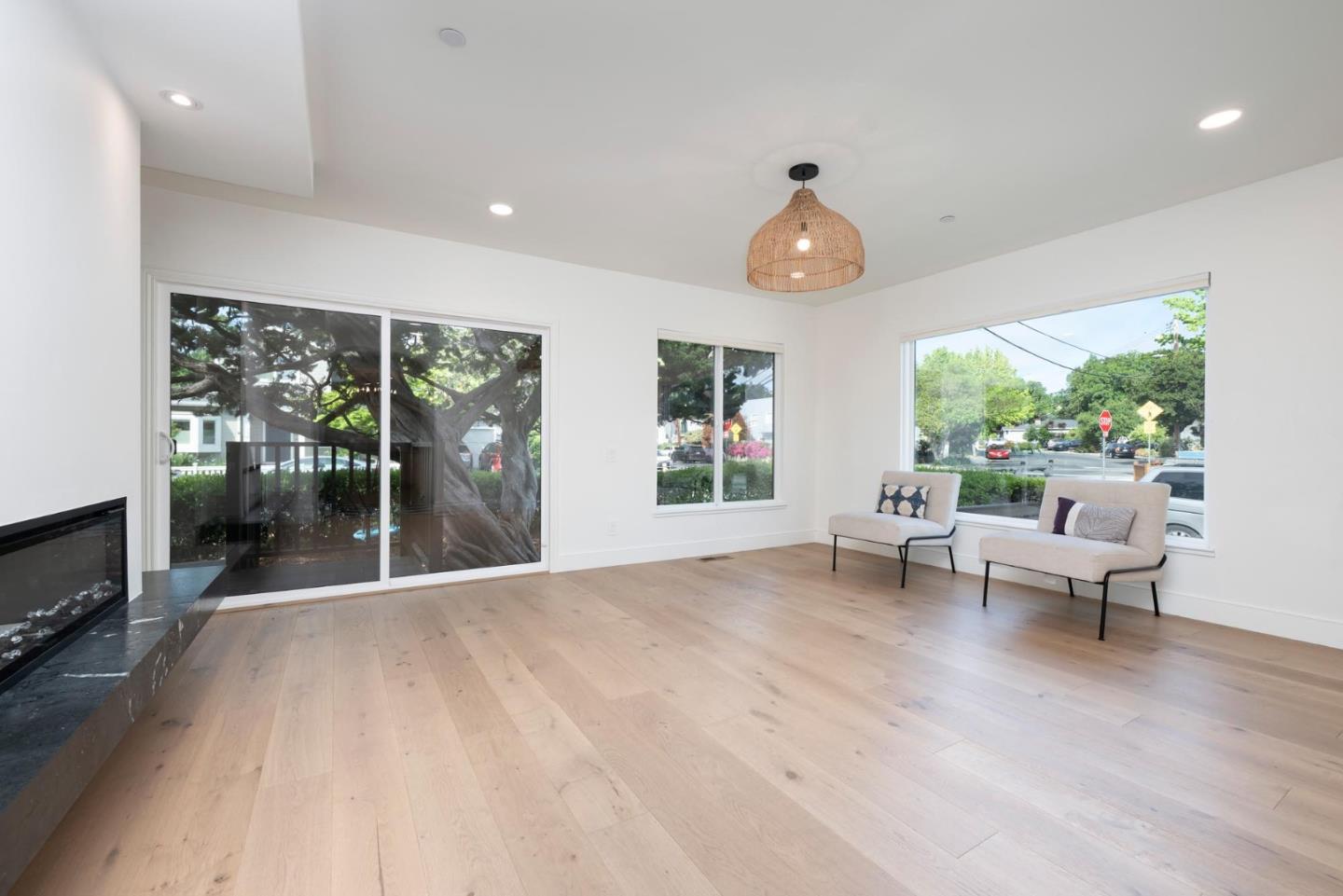 Detail Gallery Image 3 of 25 For Address Not Disclosed, San Carlos,  CA 94070 - 4 Beds | 2/1 Baths