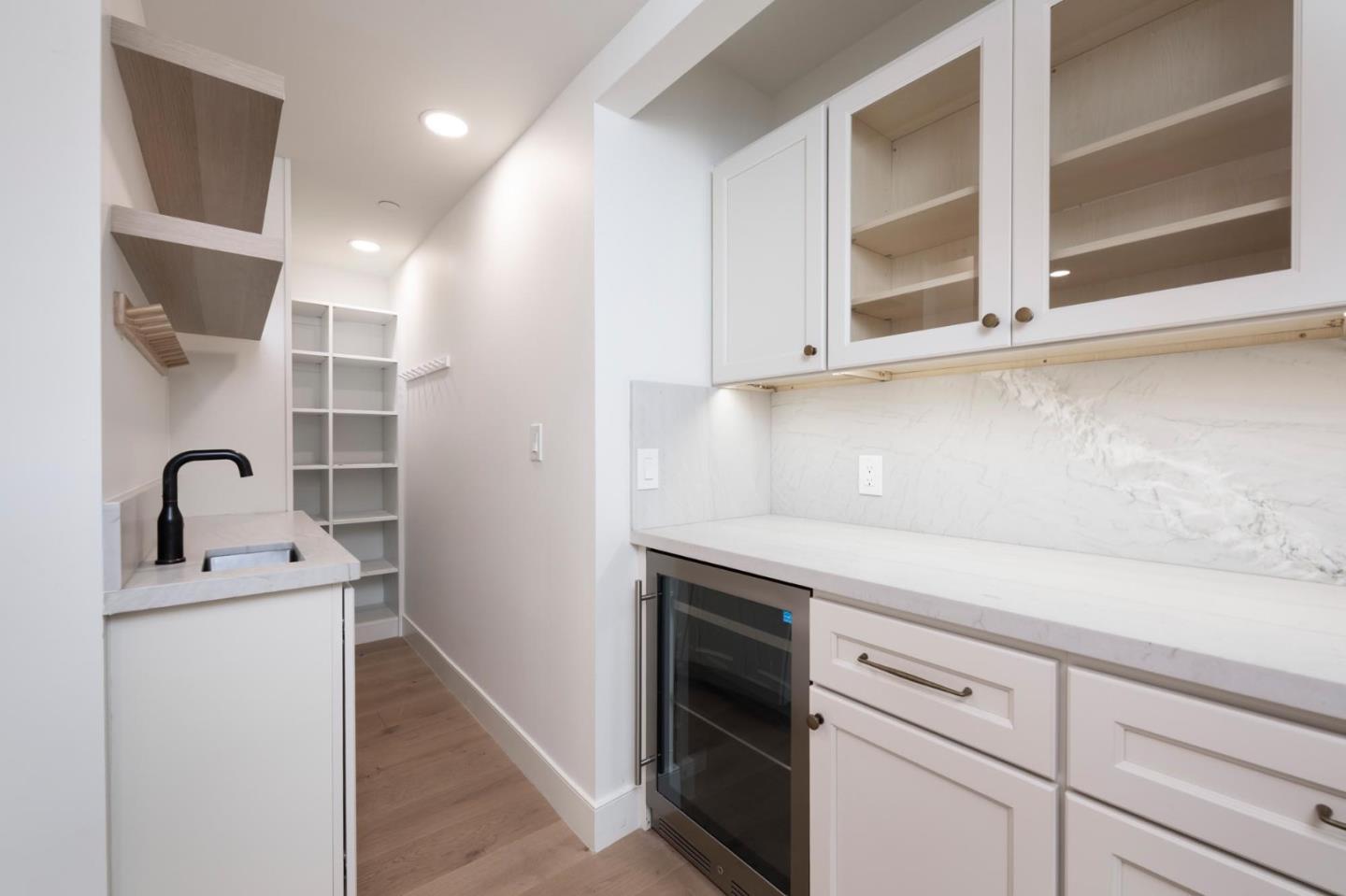 Detail Gallery Image 8 of 25 For Address Not Disclosed, San Carlos,  CA 94070 - 4 Beds | 2/1 Baths