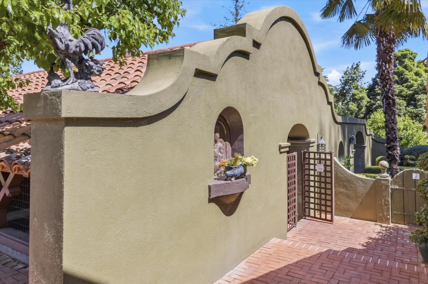 Detail Gallery Image 16 of 80 For 18000 Overlook Rd, Los Gatos,  CA 95030 - 7 Beds | 4/1 Baths