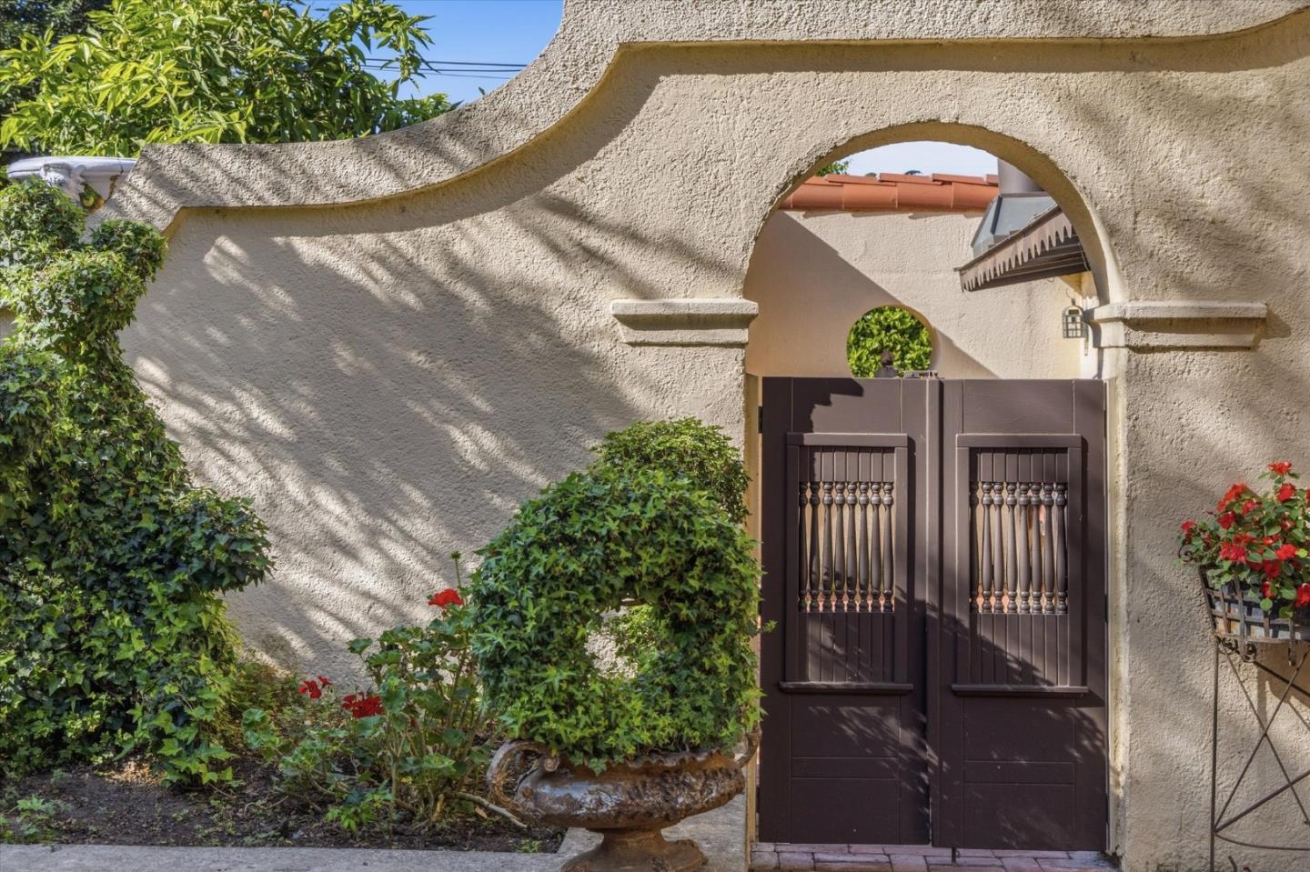 Detail Gallery Image 60 of 80 For 18000 Overlook Rd, Los Gatos,  CA 95030 - 7 Beds | 4/1 Baths