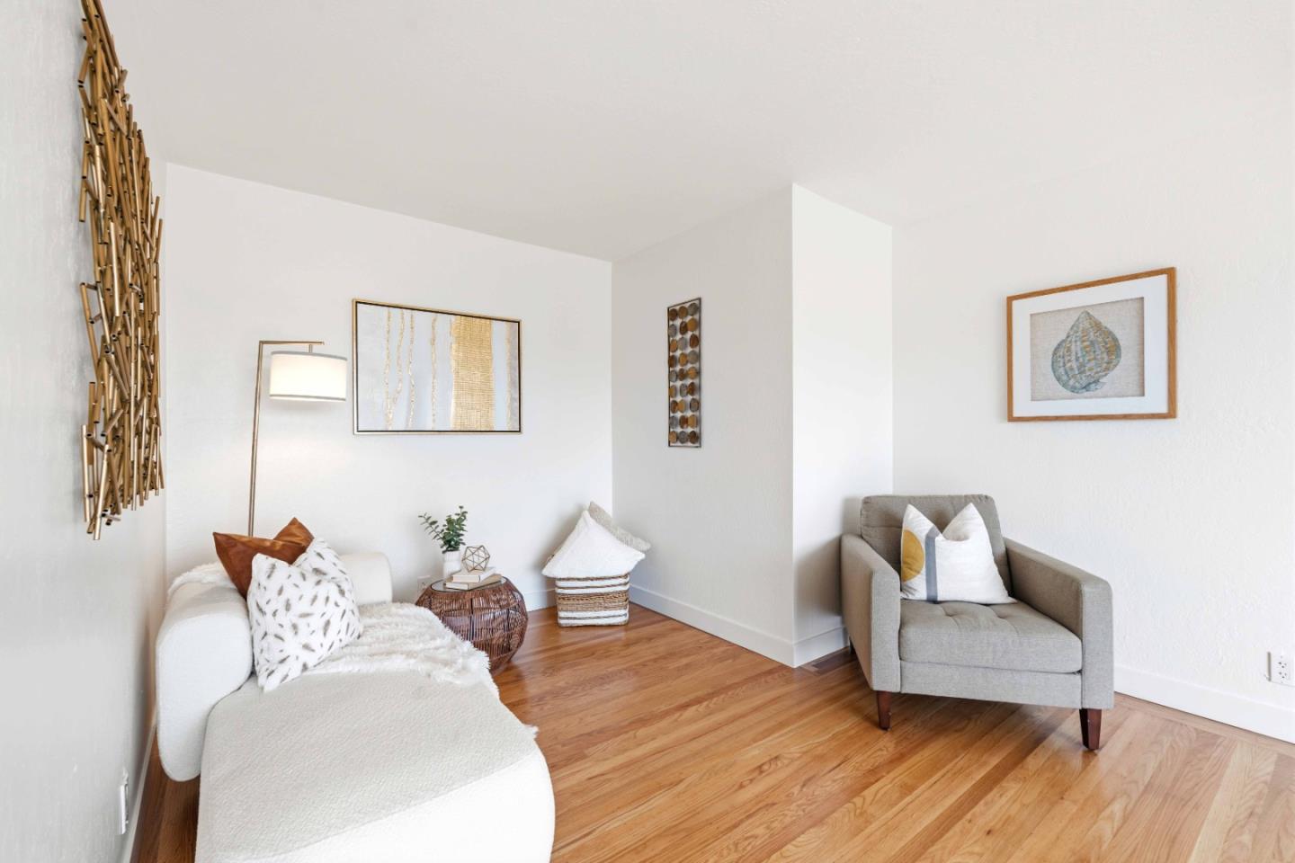 Detail Gallery Image 12 of 29 For 24 Westmont Dr, Daly City,  CA 94015 - 5 Beds | 2/1 Baths