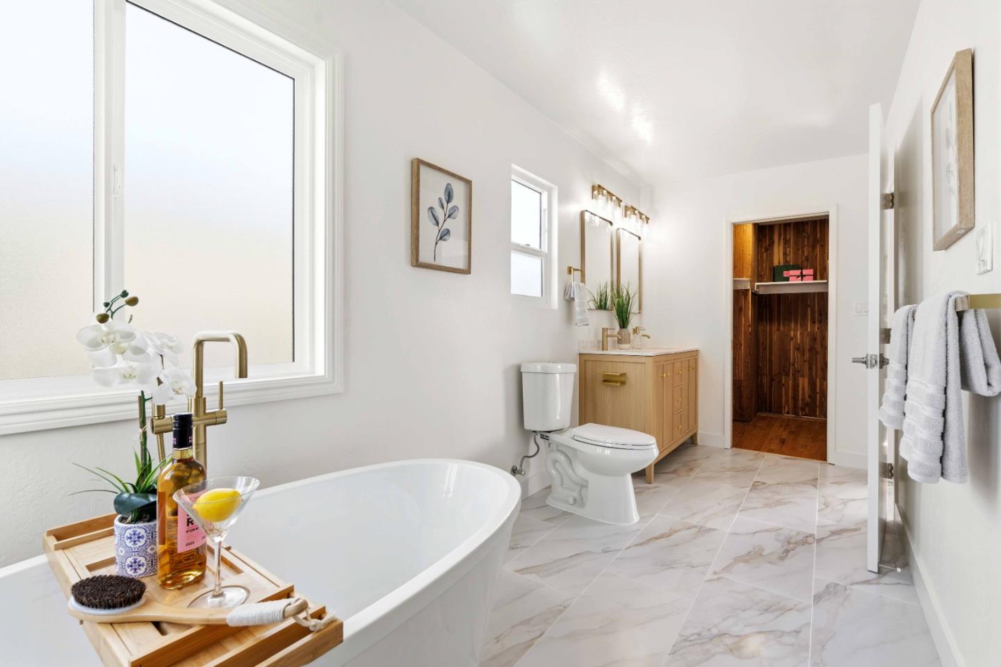 Detail Gallery Image 15 of 29 For 24 Westmont Dr, Daly City,  CA 94015 - 5 Beds | 2/1 Baths