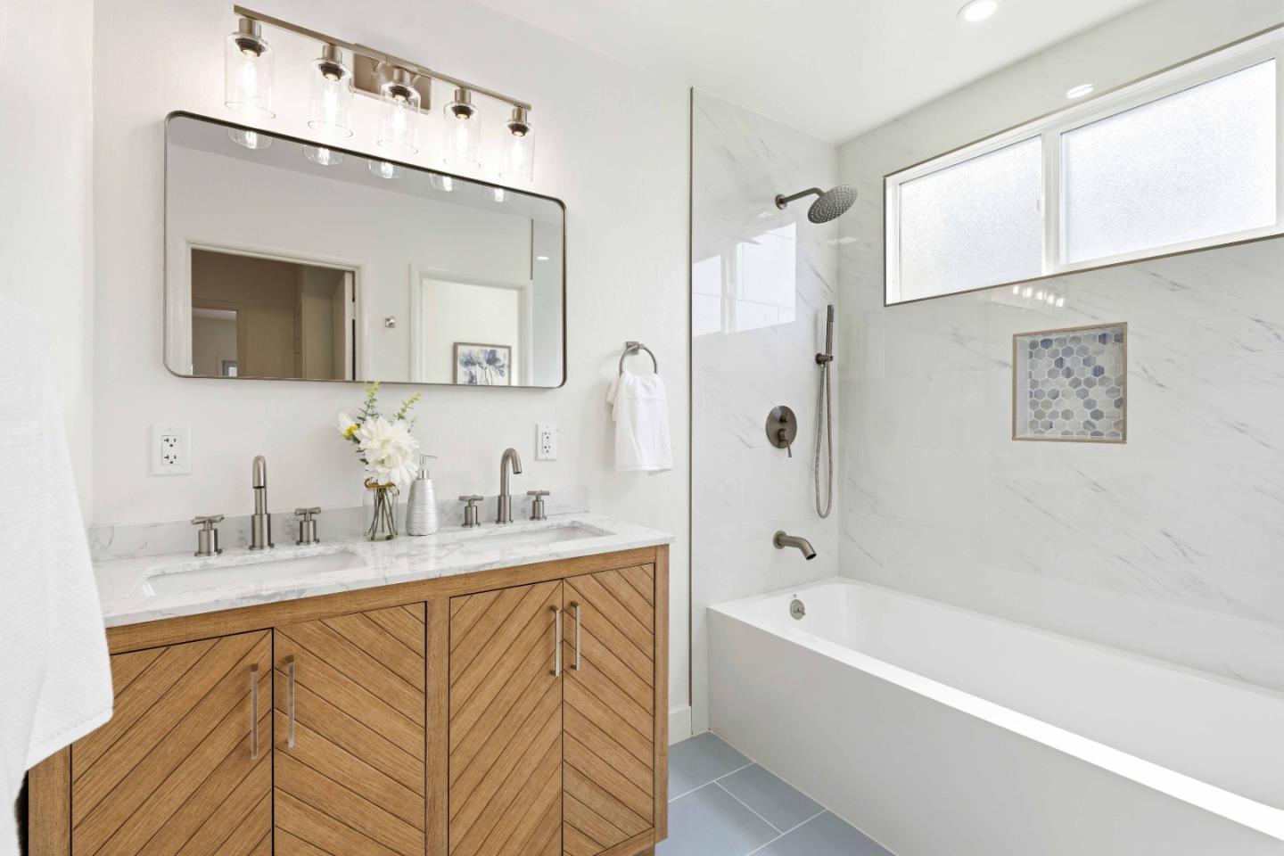 Detail Gallery Image 20 of 29 For 24 Westmont Dr, Daly City,  CA 94015 - 5 Beds | 2/1 Baths