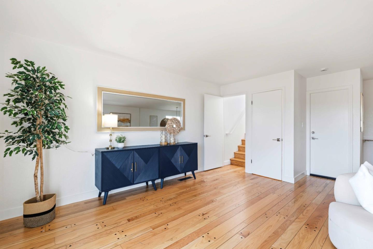 Detail Gallery Image 22 of 29 For 24 Westmont Dr, Daly City,  CA 94015 - 5 Beds | 2/1 Baths