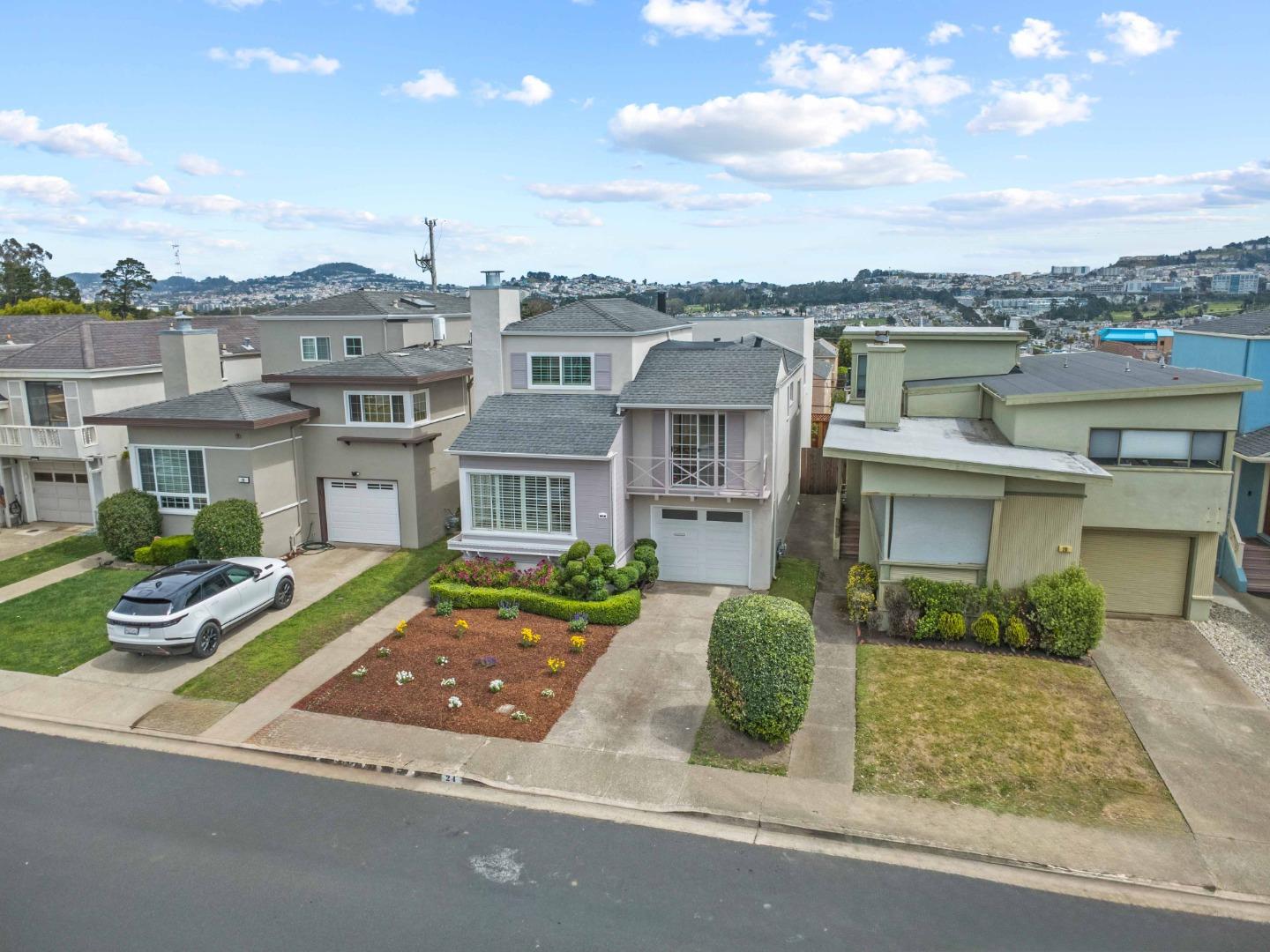 Detail Gallery Image 24 of 29 For 24 Westmont Dr, Daly City,  CA 94015 - 5 Beds | 2/1 Baths
