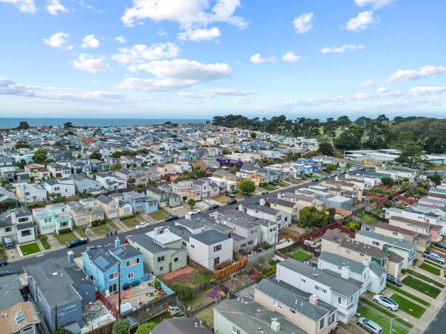 Detail Gallery Image 25 of 29 For 24 Westmont Dr, Daly City,  CA 94015 - 5 Beds | 2/1 Baths