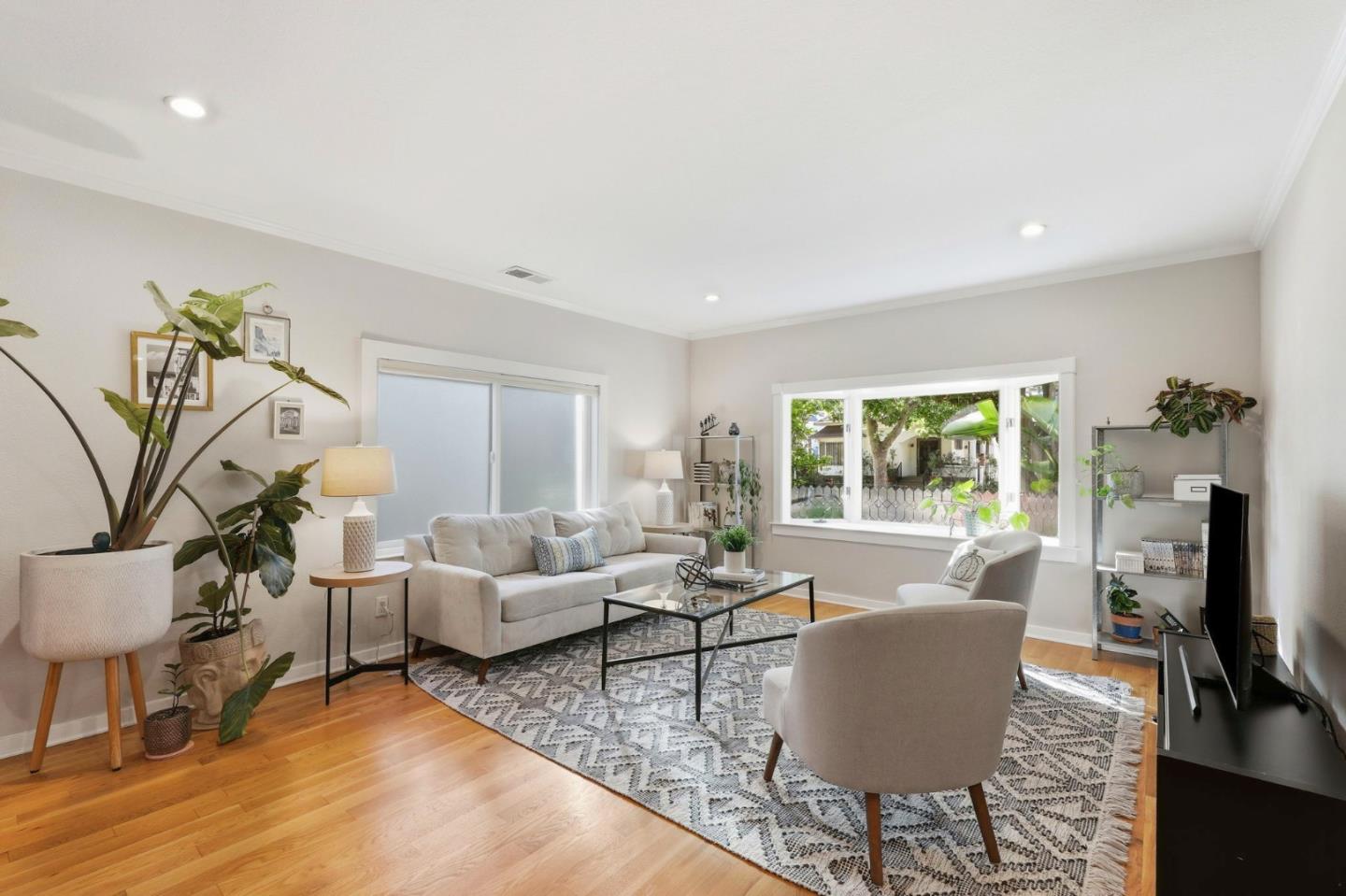 Detail Gallery Image 7 of 46 For 1274 Magnolia Ave, San Jose,  CA 95126 - 3 Beds | 1 Baths