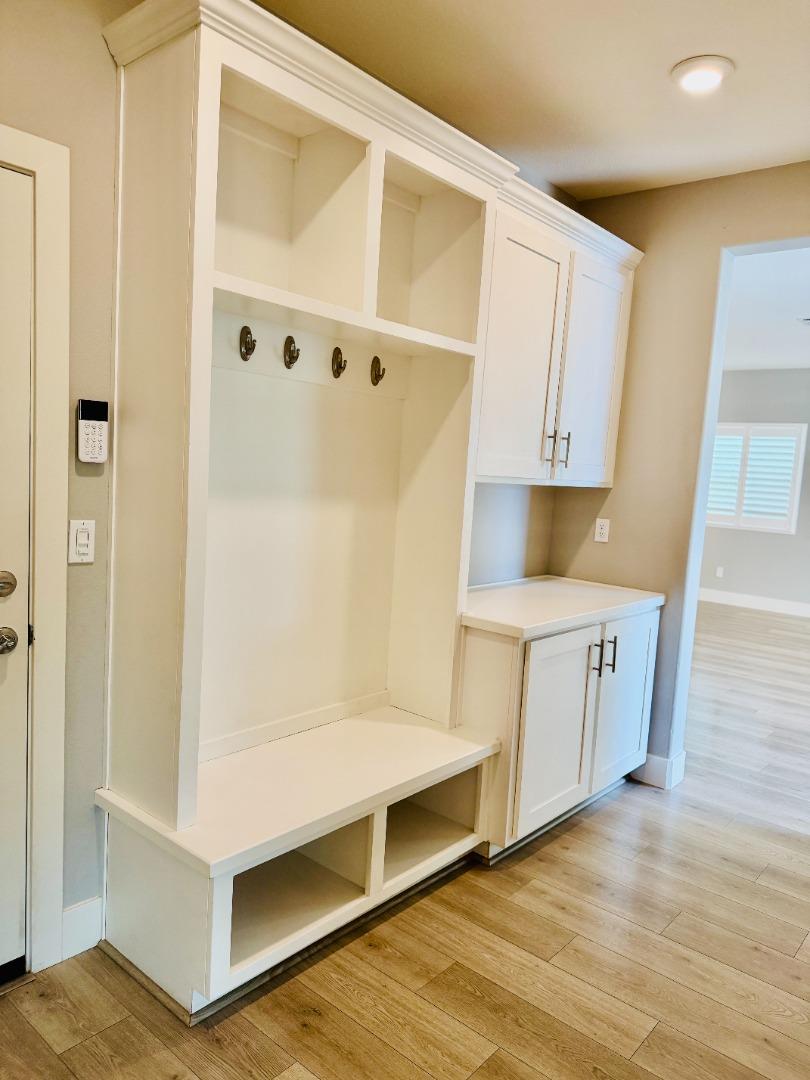 Detail Gallery Image 17 of 35 For 1946 Pollock Way, Lodi,  CA 95242 - 5 Beds | 3 Baths