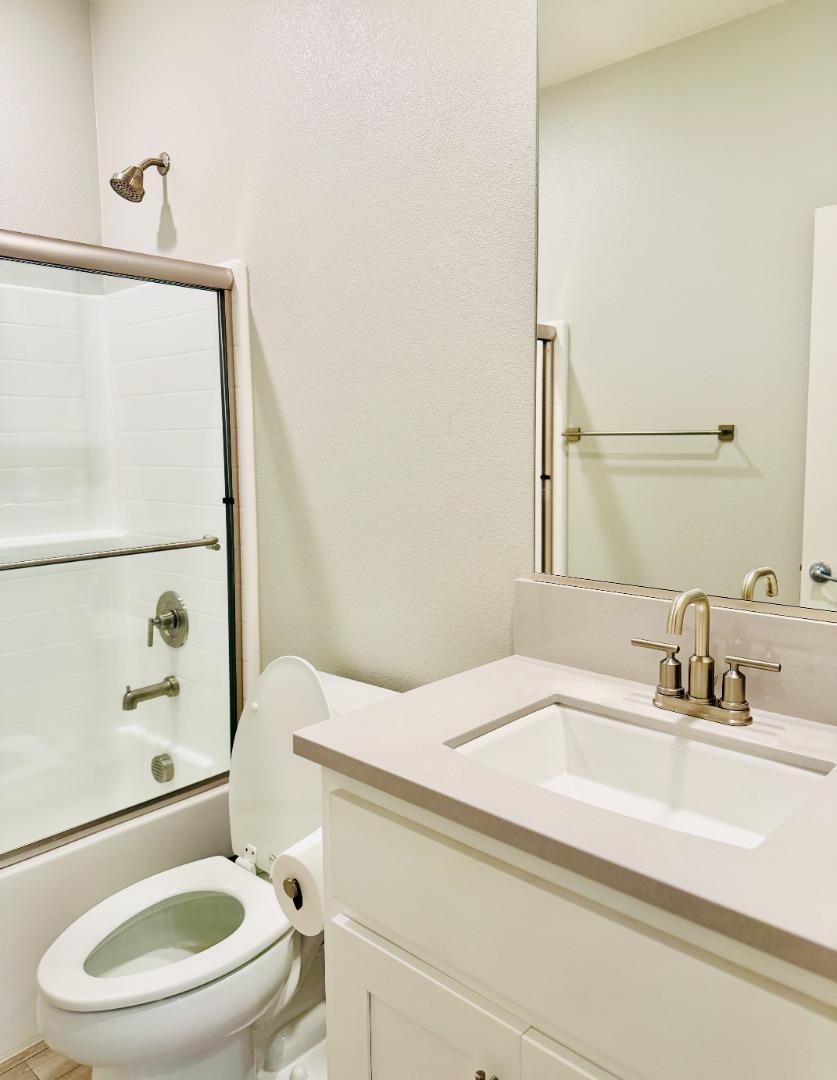 Detail Gallery Image 18 of 35 For 1946 Pollock Way, Lodi,  CA 95242 - 5 Beds | 3 Baths