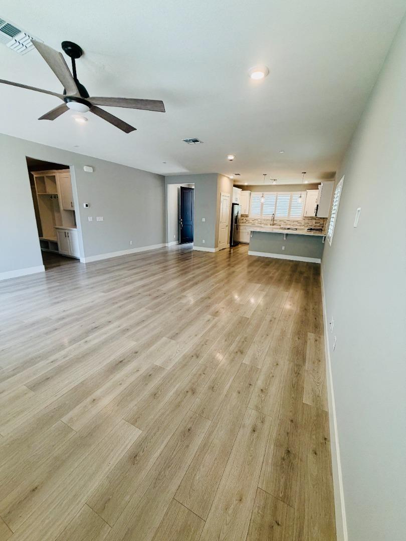 Detail Gallery Image 7 of 35 For 1946 Pollock Way, Lodi,  CA 95242 - 5 Beds | 3 Baths