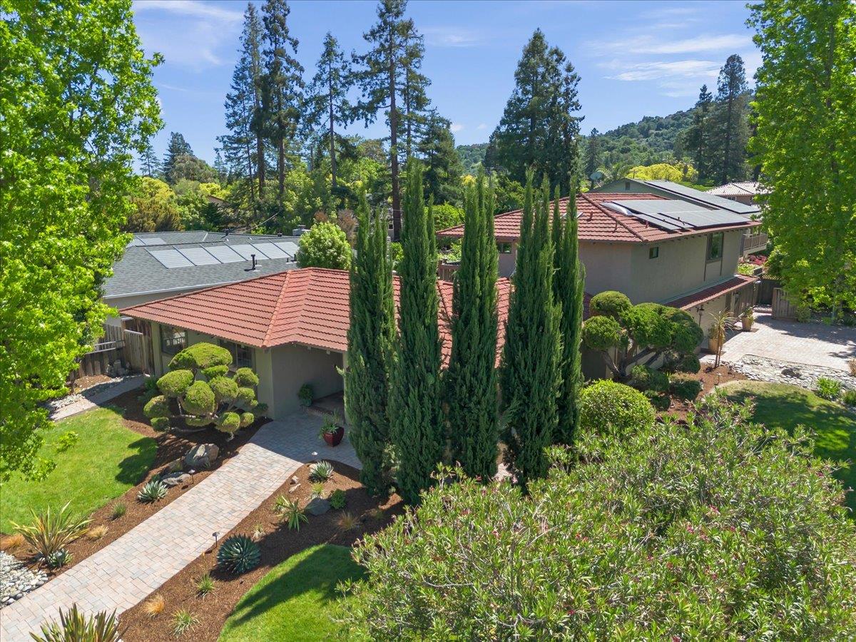 Detail Gallery Image 10 of 72 For 272 Belblossom Way, Los Gatos,  CA 95032 - 7 Beds | 3/1 Baths