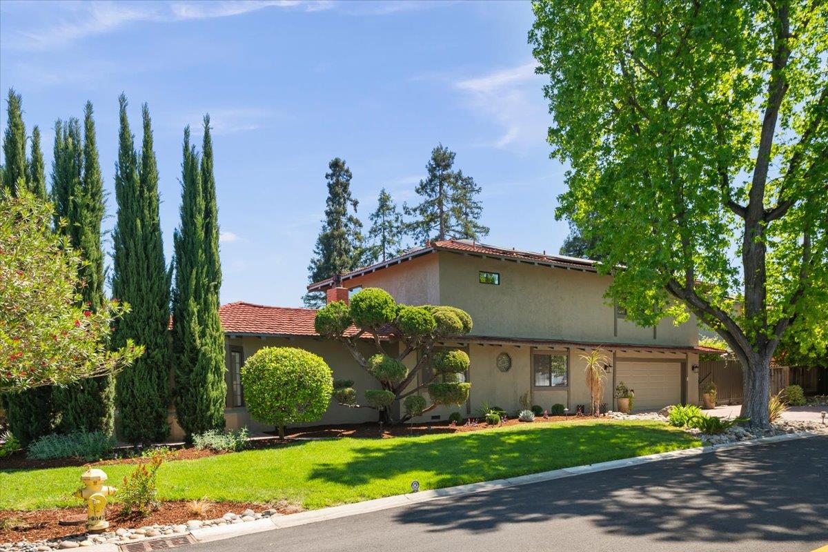 Detail Gallery Image 12 of 72 For 272 Belblossom Way, Los Gatos,  CA 95032 - 7 Beds | 3/1 Baths