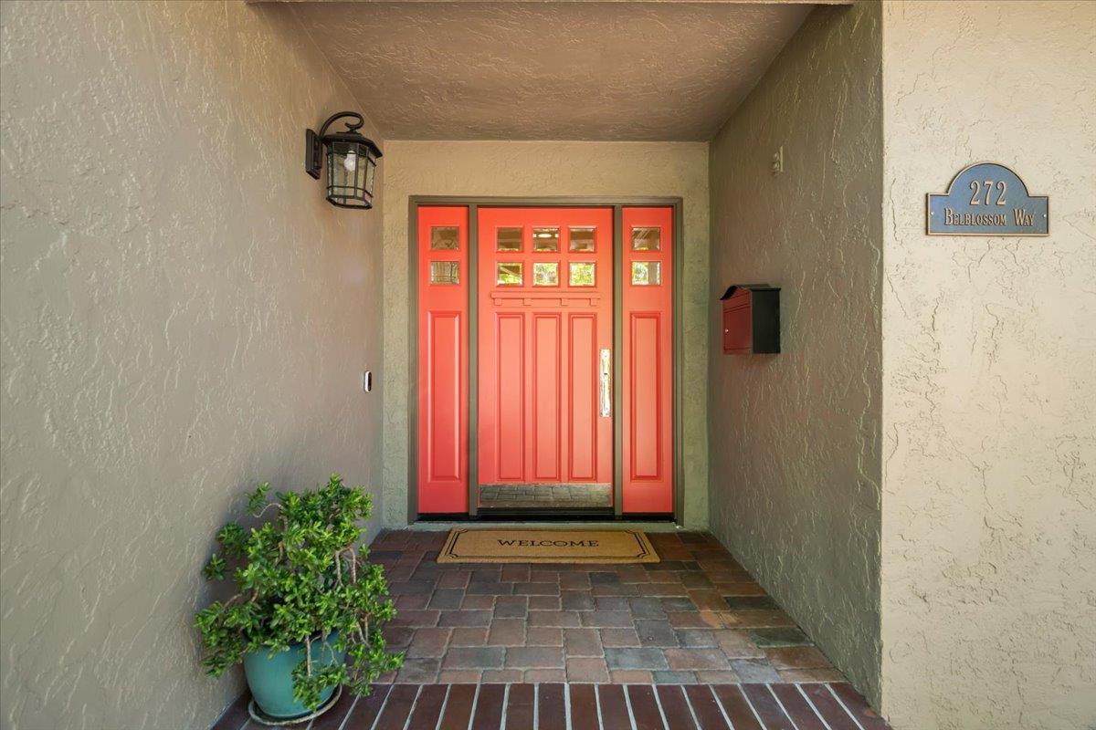 Detail Gallery Image 15 of 72 For 272 Belblossom Way, Los Gatos,  CA 95032 - 7 Beds | 3/1 Baths