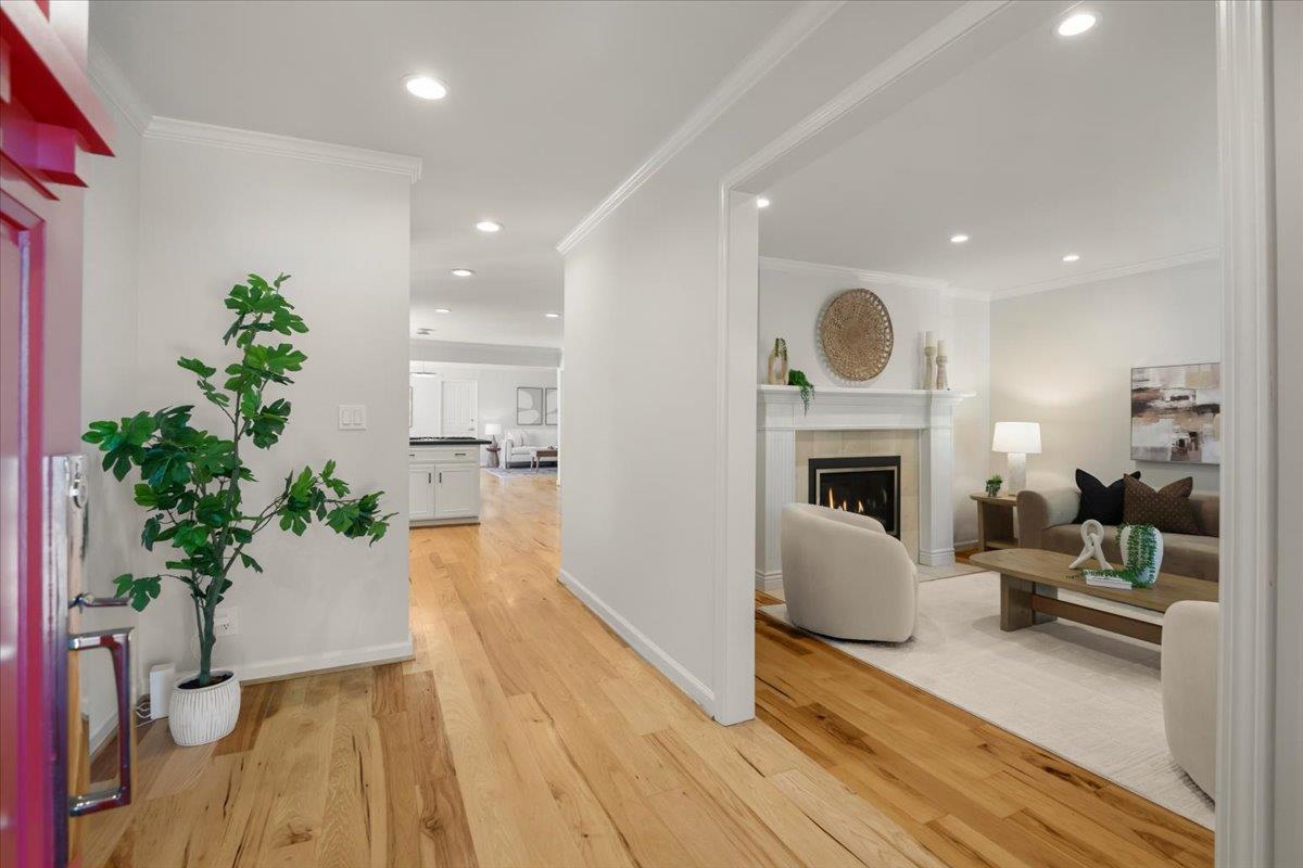 Detail Gallery Image 16 of 72 For 272 Belblossom Way, Los Gatos,  CA 95032 - 7 Beds | 3/1 Baths