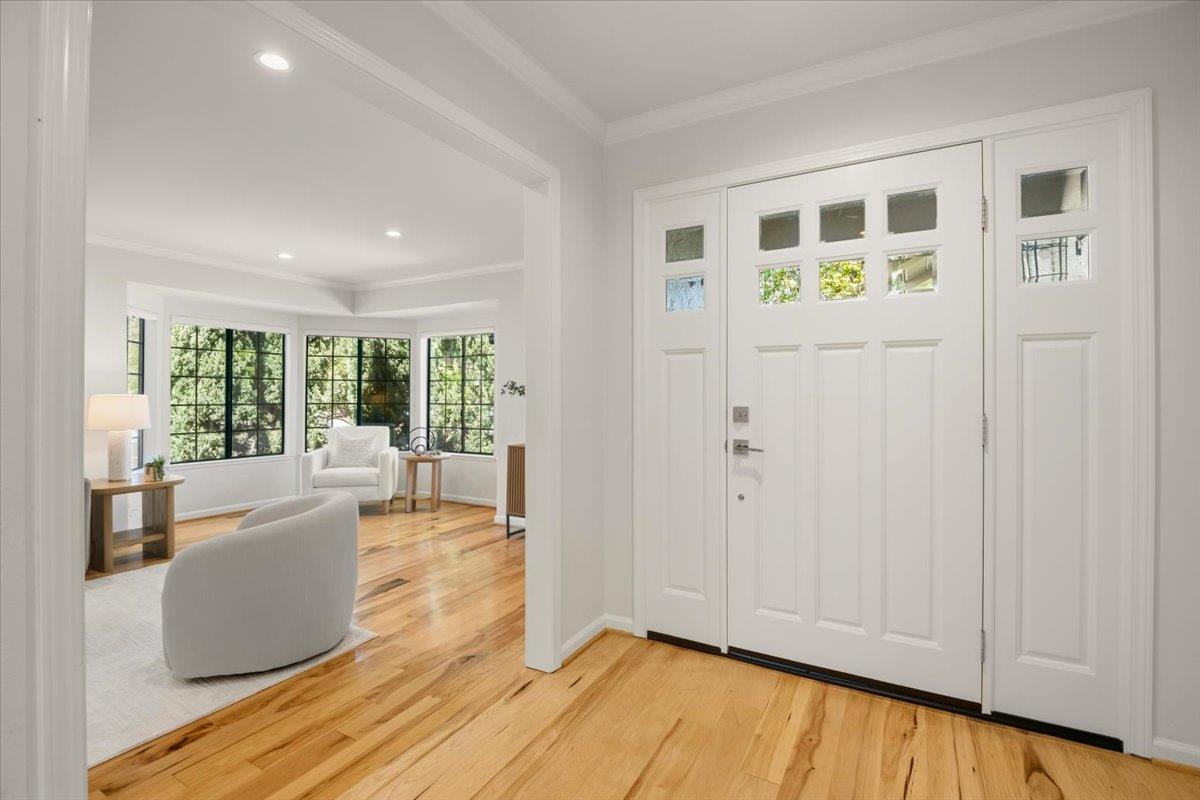 Detail Gallery Image 17 of 72 For 272 Belblossom Way, Los Gatos,  CA 95032 - 7 Beds | 3/1 Baths