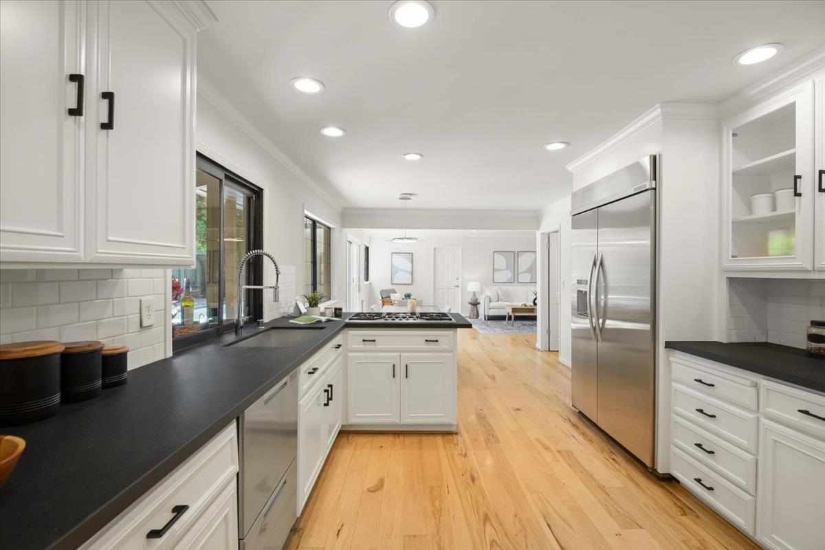 Detail Gallery Image 32 of 72 For 272 Belblossom Way, Los Gatos,  CA 95032 - 7 Beds | 3/1 Baths