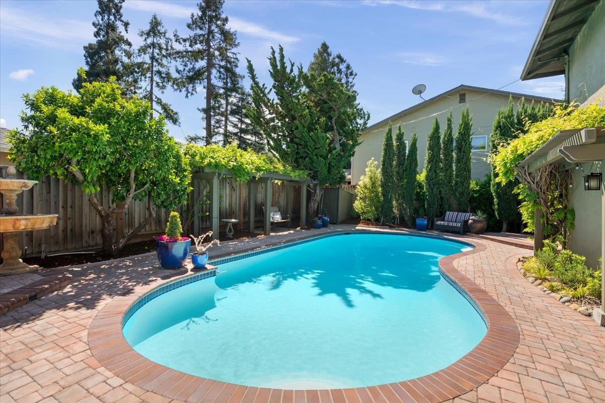 Detail Gallery Image 64 of 72 For 272 Belblossom Way, Los Gatos,  CA 95032 - 7 Beds | 3/1 Baths