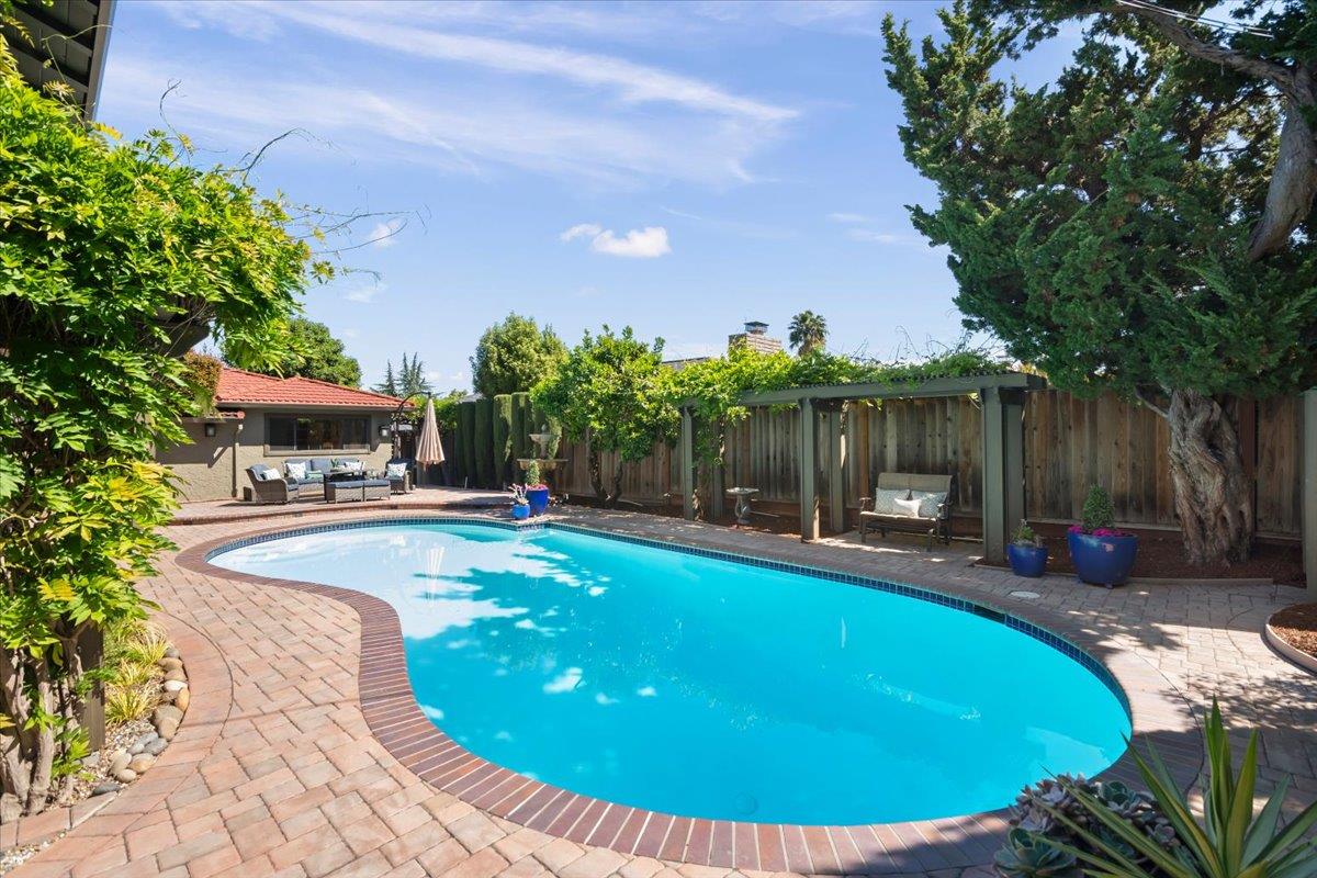 Detail Gallery Image 66 of 72 For 272 Belblossom Way, Los Gatos,  CA 95032 - 7 Beds | 3/1 Baths