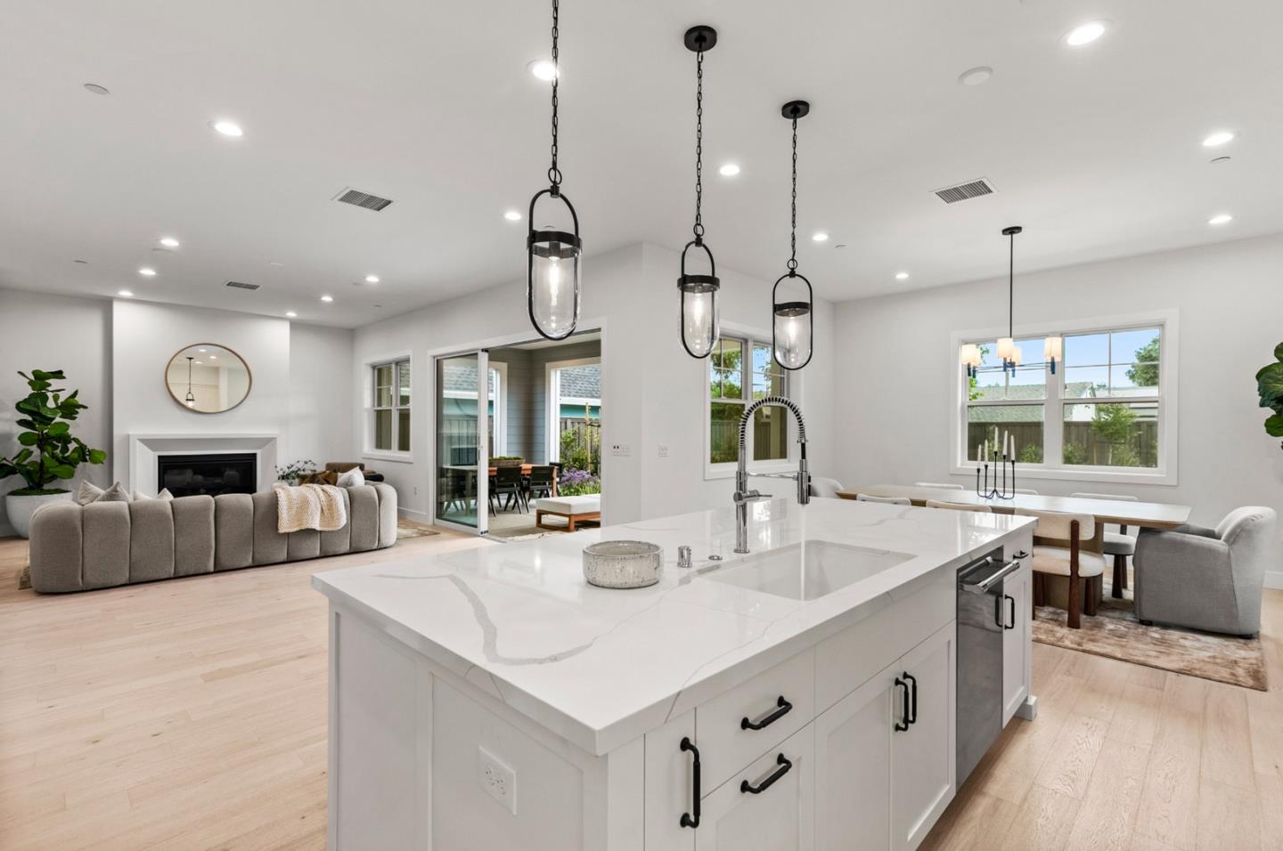 Detail Gallery Image 7 of 35 For 1759 Willowhurst Ave, San Jose,  CA 95125 - 4 Beds | 3/1 Baths