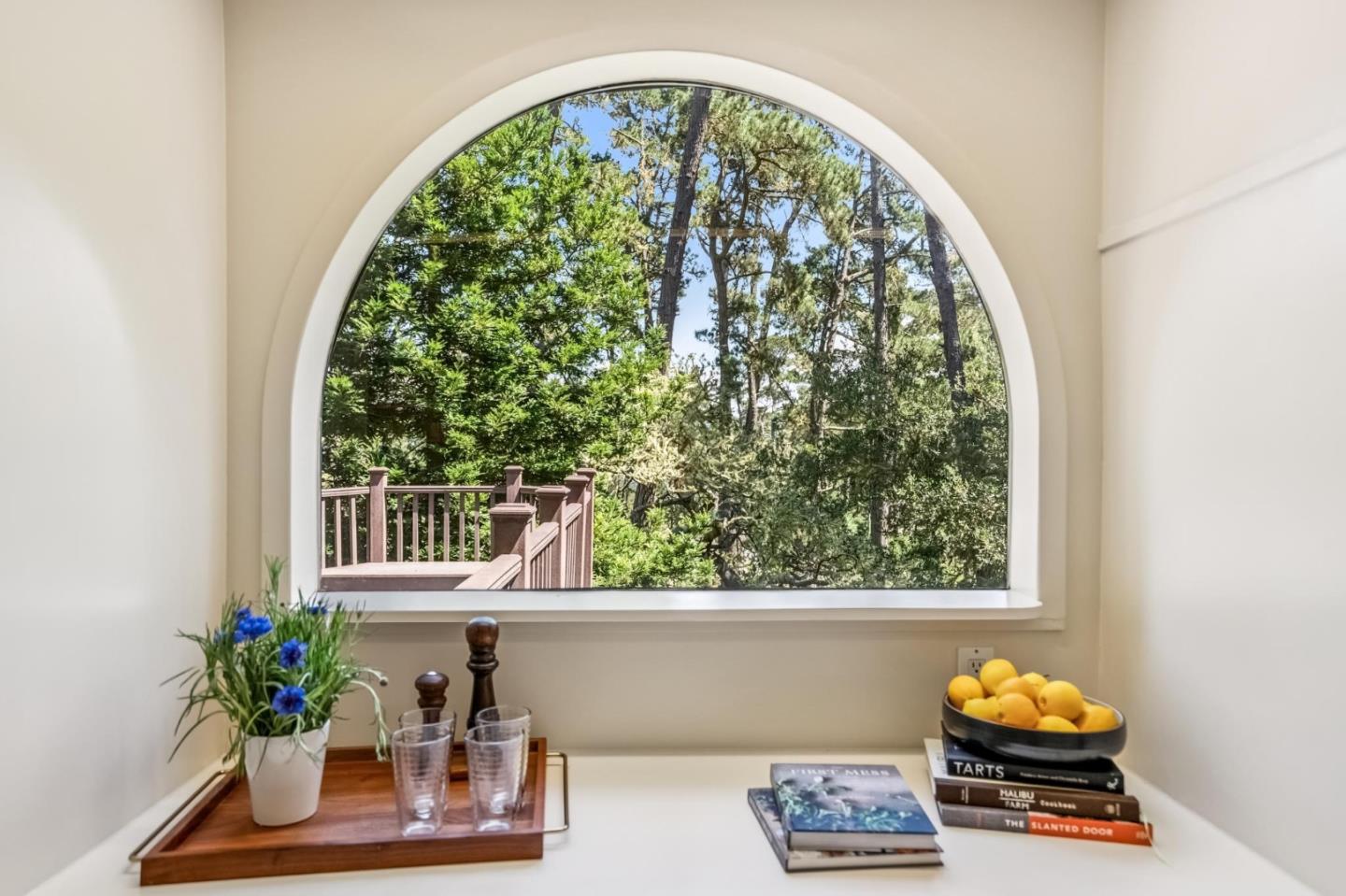 Detail Gallery Image 12 of 30 For 6 Wyndemere Vale, Monterey,  CA 93940 - 4 Beds | 3/1 Baths