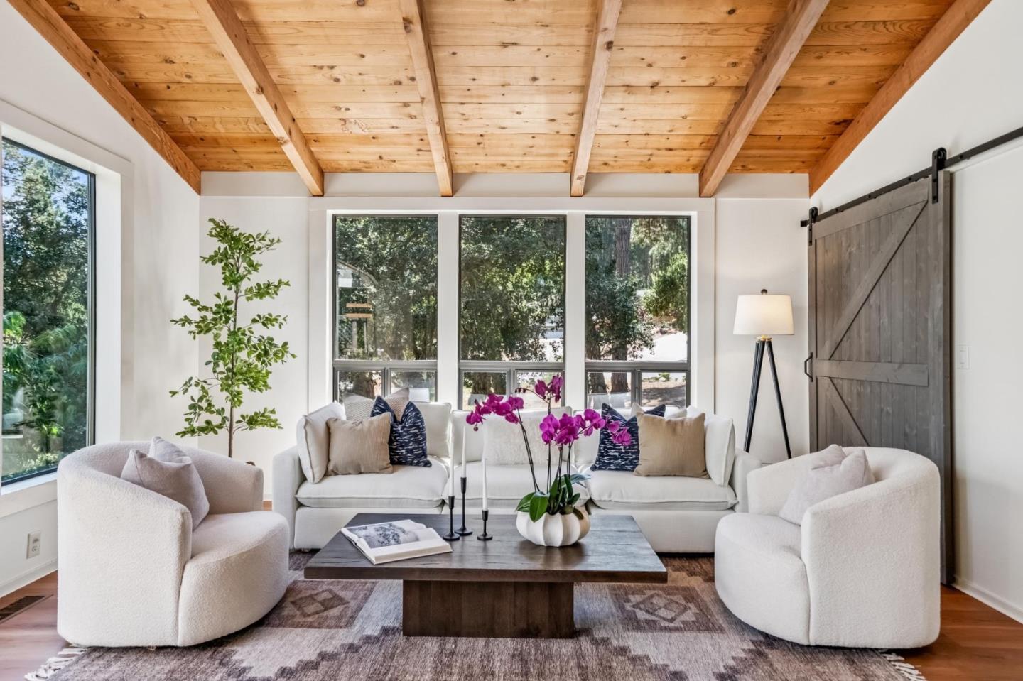 Detail Gallery Image 14 of 30 For 6 Wyndemere Vale, Monterey,  CA 93940 - 4 Beds | 3/1 Baths