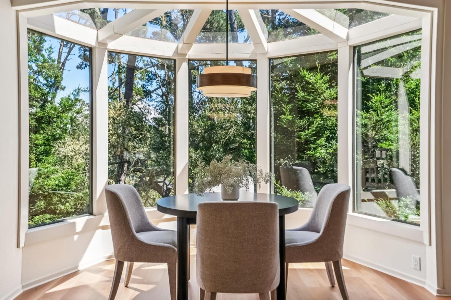 Detail Gallery Image 15 of 30 For 6 Wyndemere Vale, Monterey,  CA 93940 - 4 Beds | 3/1 Baths