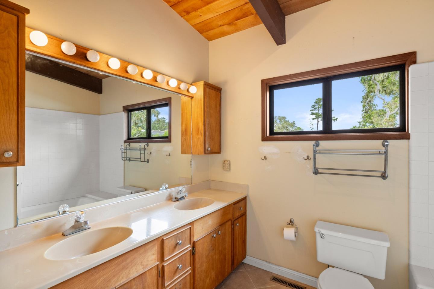 Detail Gallery Image 22 of 53 For 3071 Sloat Rd, Pebble Beach,  CA 93953 - 3 Beds | 4 Baths