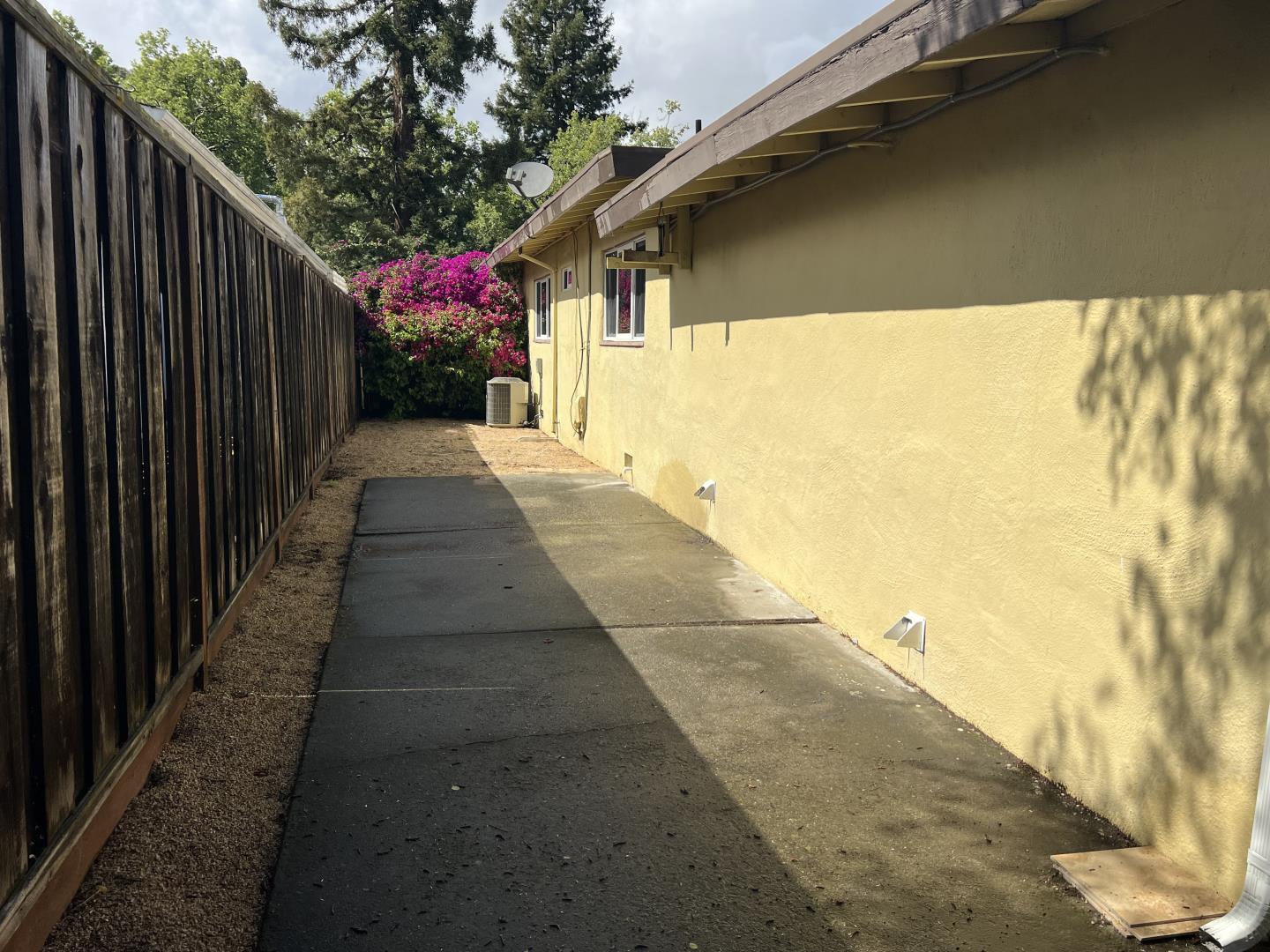 Detail Gallery Image 10 of 10 For 1110 Oliver St, Redwood City,  CA 94061 - 2 Beds | 1 Baths