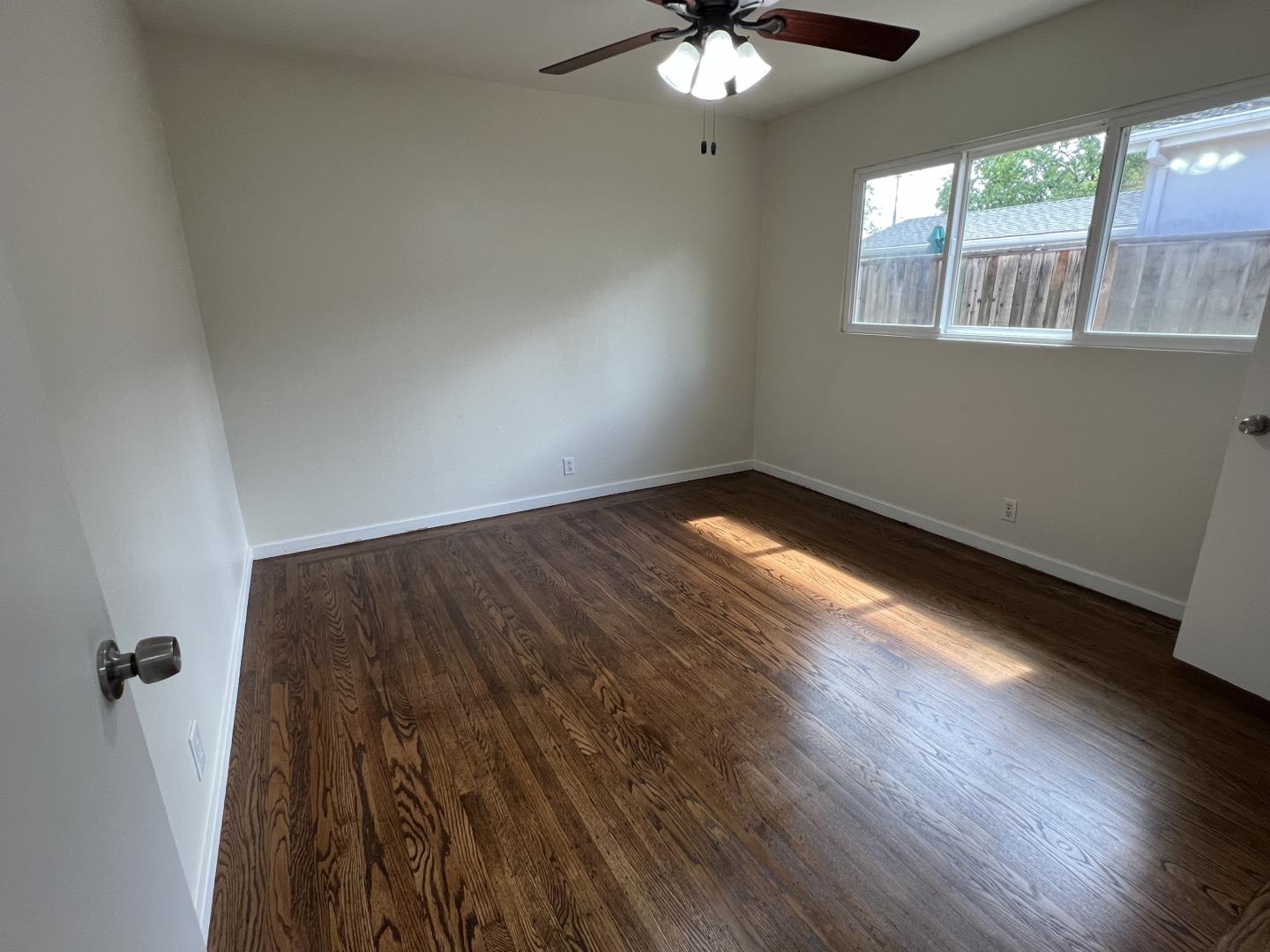 Detail Gallery Image 5 of 10 For 1110 Oliver St, Redwood City,  CA 94061 - 2 Beds | 1 Baths