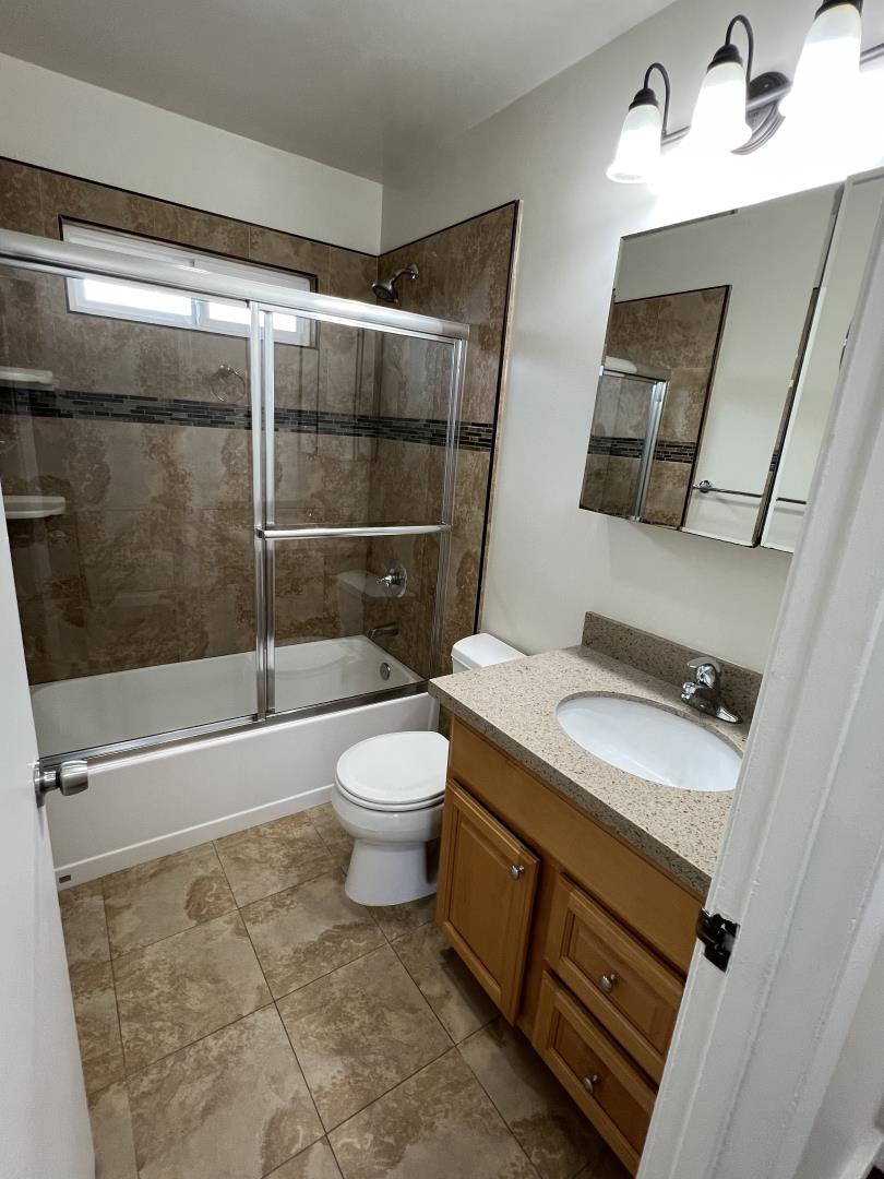 Detail Gallery Image 7 of 10 For 1110 Oliver St, Redwood City,  CA 94061 - 2 Beds | 1 Baths